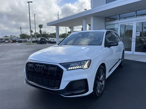 Used 2023 Audi SQ7 Prestige w/ Sport Package image 2