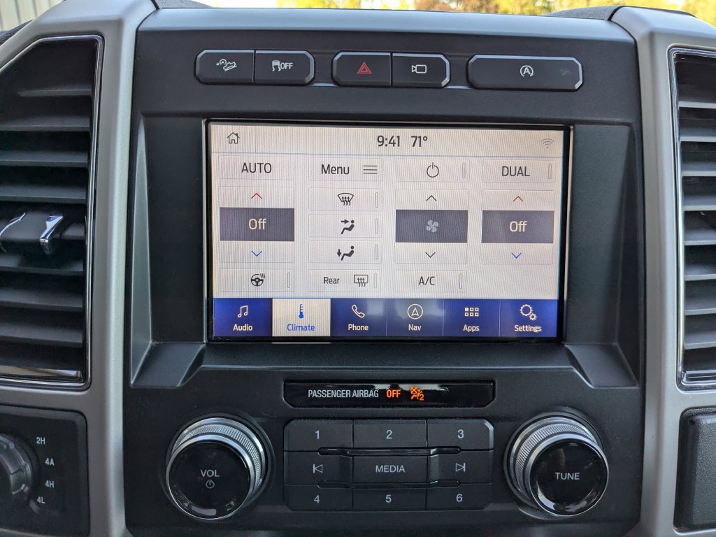 Used 2019 Ford F150 Lariat w/ Equipment Group 502A Luxury AWD/4WD image 22