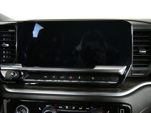 Used 2022 Chevrolet Silverado 1500 RST image 4