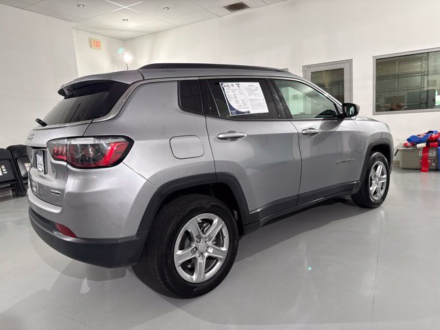 Used 2024 Jeep Compass Latitude AWD/4WD image 11