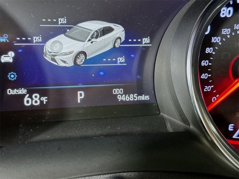 Used 2018 Toyota Camry XSE image 24