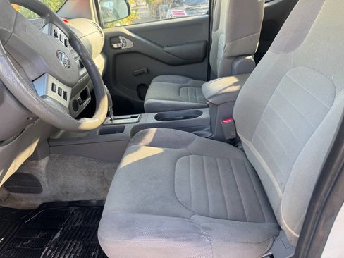 Used 2014 Nissan Frontier S image 8