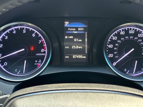 Used 2018 Toyota Camry SE FWD image 26