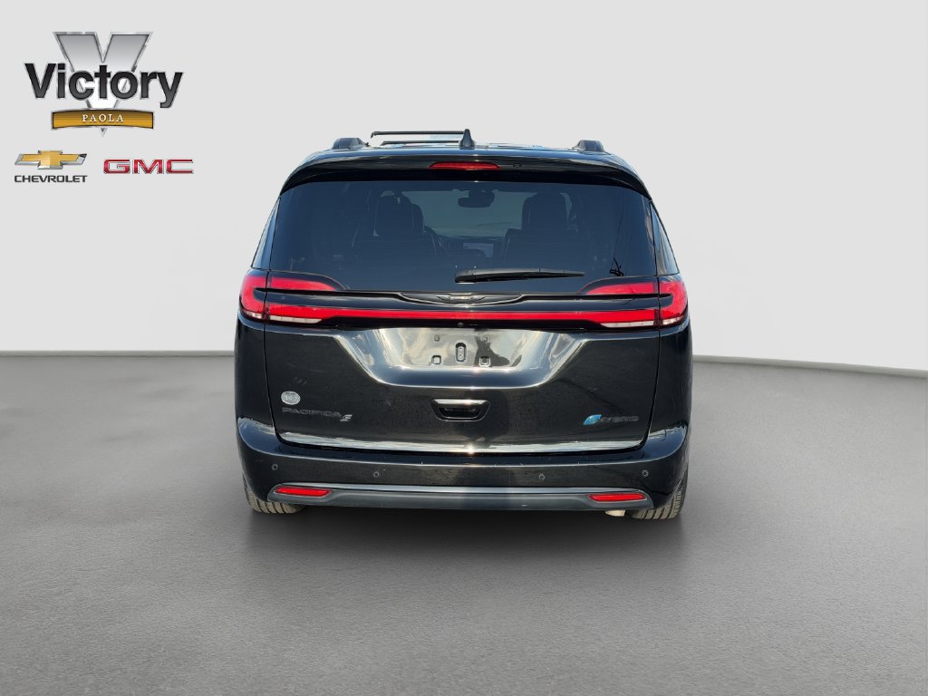 Used 2024 Chrysler Pacifica Premium FWD image 5