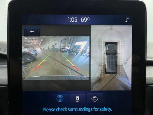 Used 2020 Ford Explorer Platinum w/ Premium Technology Package AWD/4WD image 11
