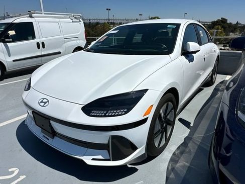 Used 2024 Hyundai Ioniq 6 SE AWD/4WD image 2