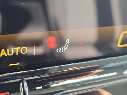 New 2026 Volkswagen Tiguan SE image 12