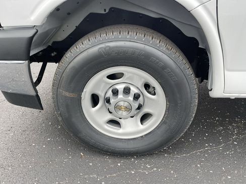 New 2025 Chevrolet Express 2500 w/ Driver Convenience Package image 6