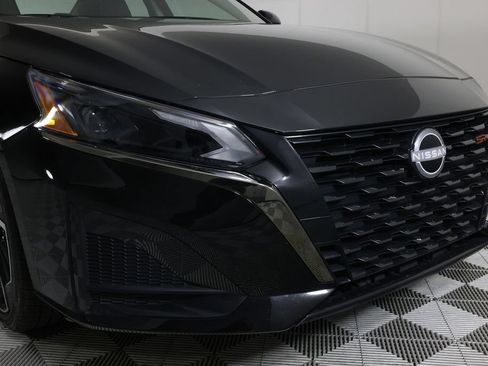 Used 2025 Nissan Altima 2.5 SR AWD/4WD image 33