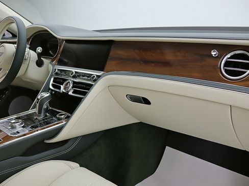New 2026 Bentley Flying Spur Plug-In Hybrid image 52