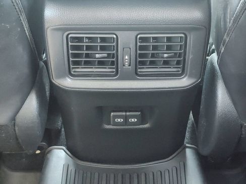 Used 2022 Toyota RAV4 XLE Premium AWD/4WD image 31