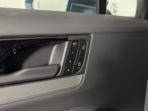 New 2026 Porsche Cayenne Coupe AWD/4WD image 25