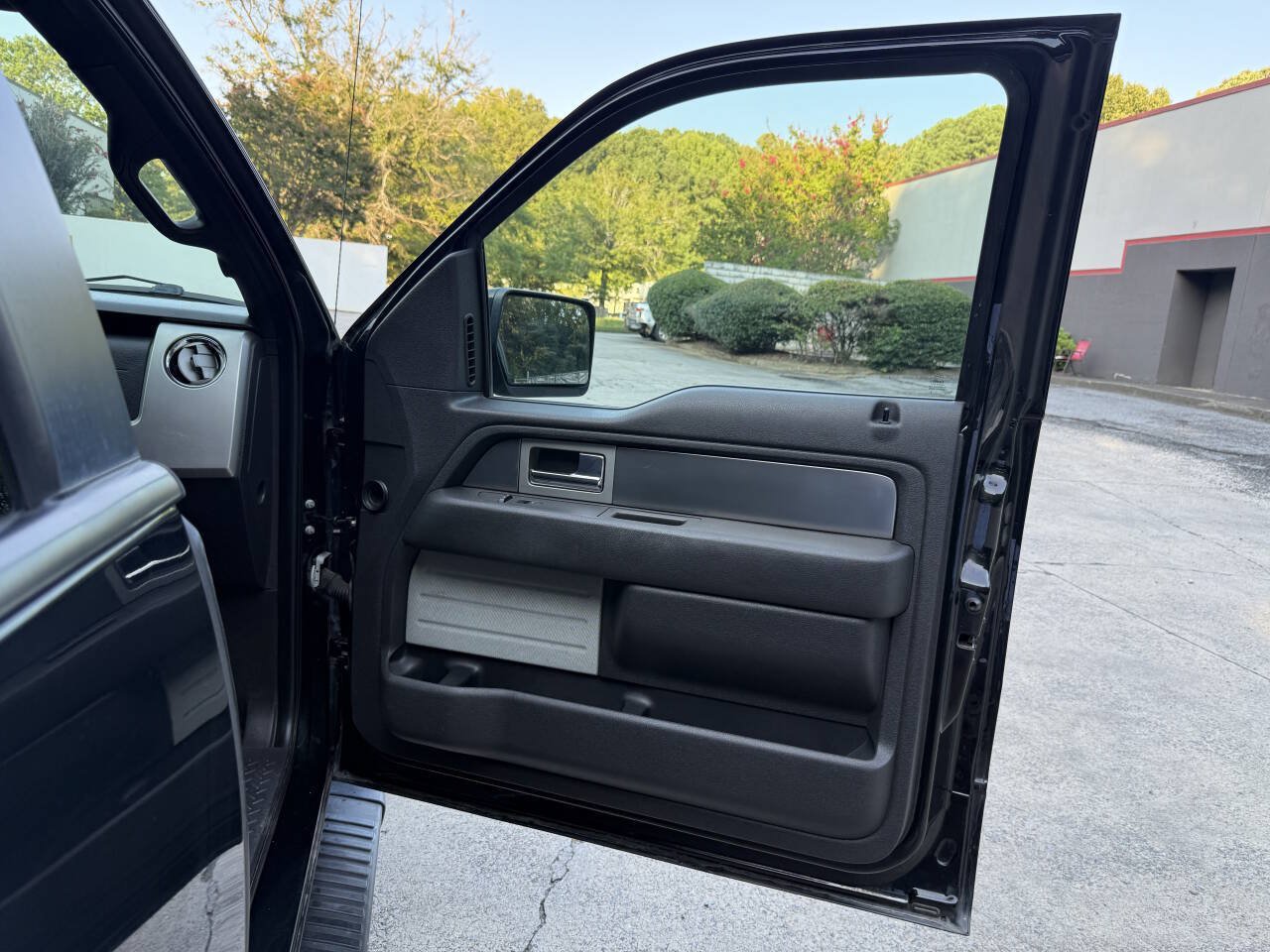 Used 2014 Ford F150 FX4 AWD/4WD image 36