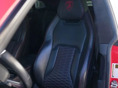 Used 2019 Lamborghini Urus image 12