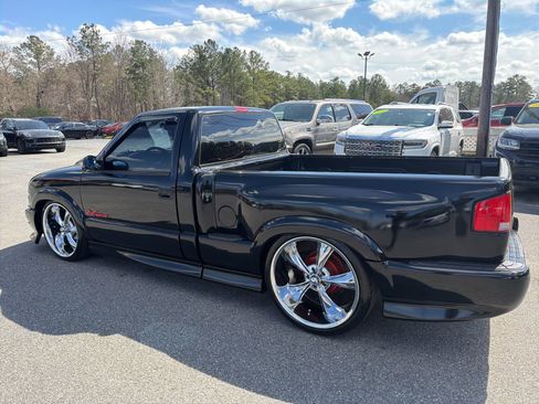 Used 2002 Chevrolet S10 Pickup LS w/ LS Preferred Equipment Group image 6