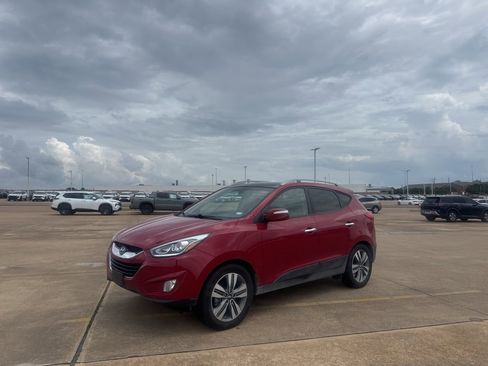 Used 2015 Hyundai Tucson Limited w/ Option Group 03 FWD image 9