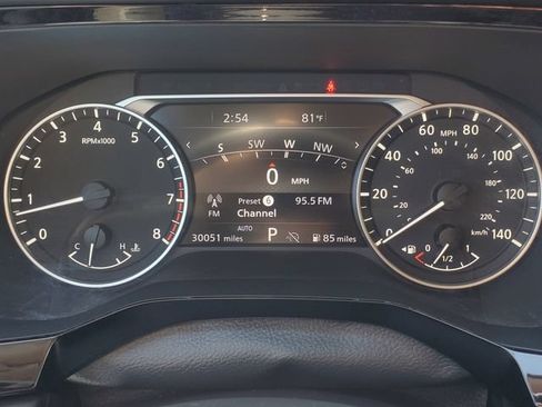 Used 2024 Nissan Pathfinder SL AWD/4WD image 13