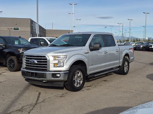 Used 2017 Ford F150 XLT w/ Equipment Group 302A Luxury AWD/4WD image 8