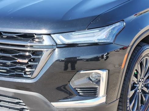 Used 2023 Chevrolet Traverse RS FWD image 10