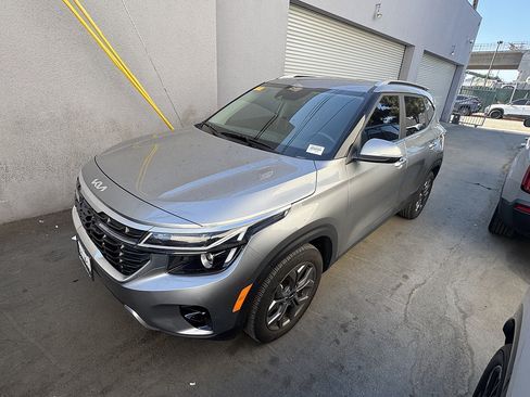 Used 2024 Kia Seltos S FWD image 2