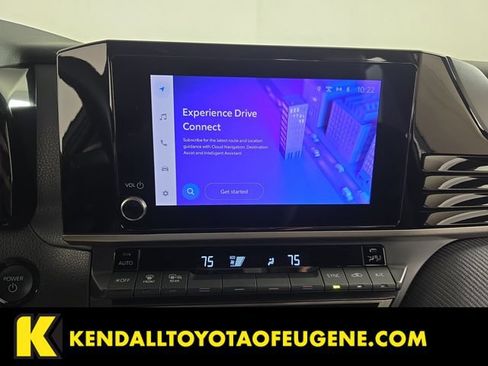 Used 2025 Toyota Camry SE AWD/4WD image 18
