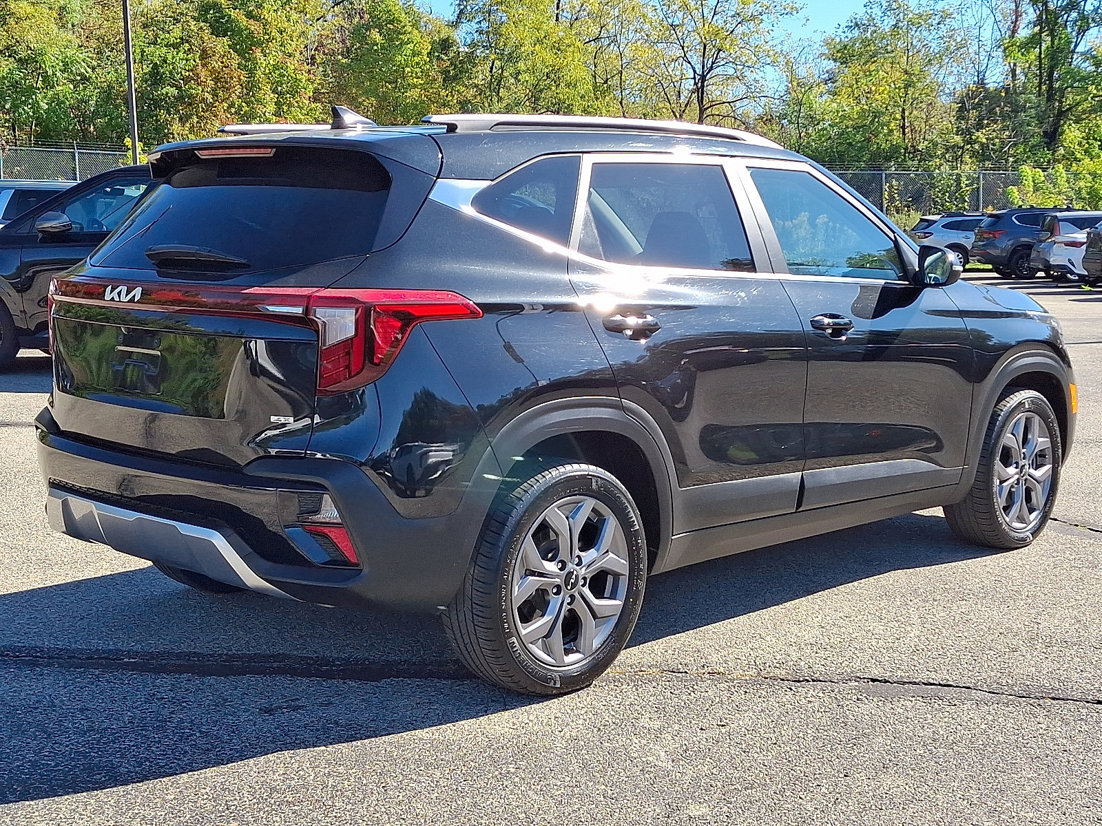 Used 2024 Kia Seltos S AWD/4WD image 6