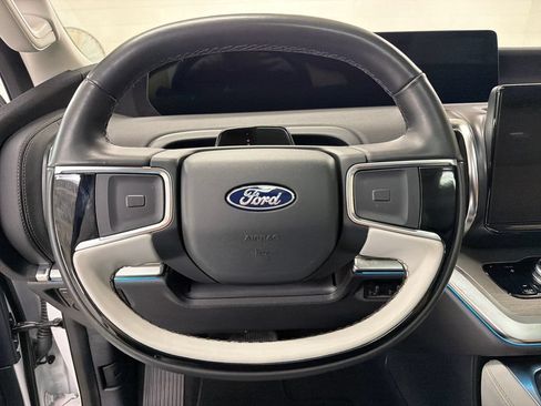 Certified 2025 Ford Expedition Platinum w/ Driver's Package AWD/4WD image 20