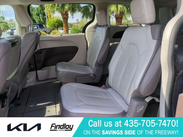 Used 2017 Chrysler Pacifica Touring-L Plus FWD image 29