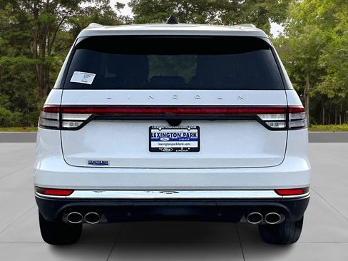New 2026 Lincoln Aviator 2WD image 4
