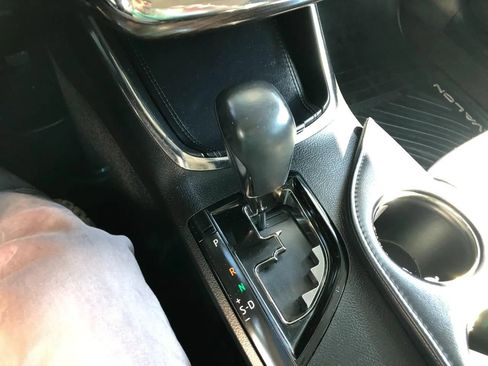 Used 2013 Toyota Avalon XLE Touring FWD image 20