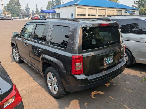 Used 2014 Jeep Patriot Latitude FWD image 3