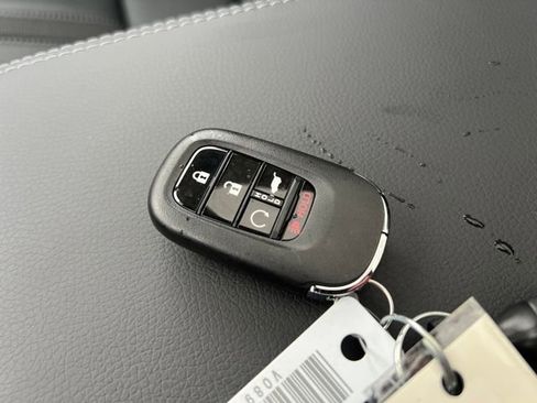 New 2025 Honda Pilot Touring image 31