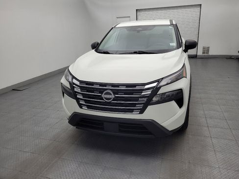 Used 2024 Nissan Rogue S AWD/4WD image 15