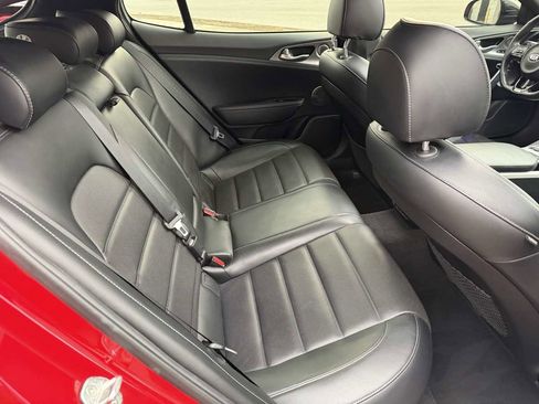 Used 2018 Kia Stinger GT2 image 16