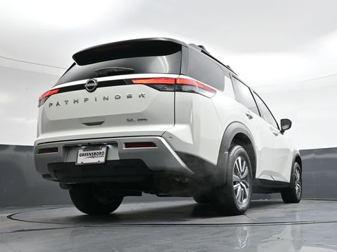 Used 2024 Nissan Pathfinder SL image 39