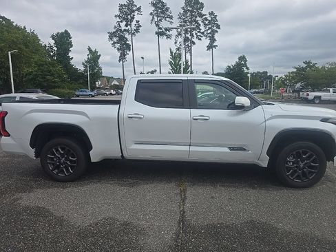 Used 2025 Toyota Tundra Platinum AWD/4WD image 4