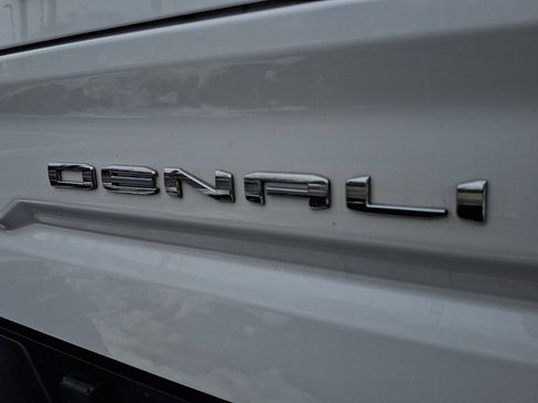 Used 2023 GMC Sierra 1500 Denali w/ Denali Reserve Package image 33