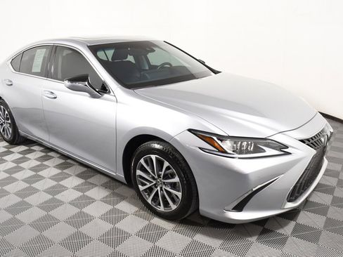Used 2023 Lexus ES 350 w/ Premium Package image 8