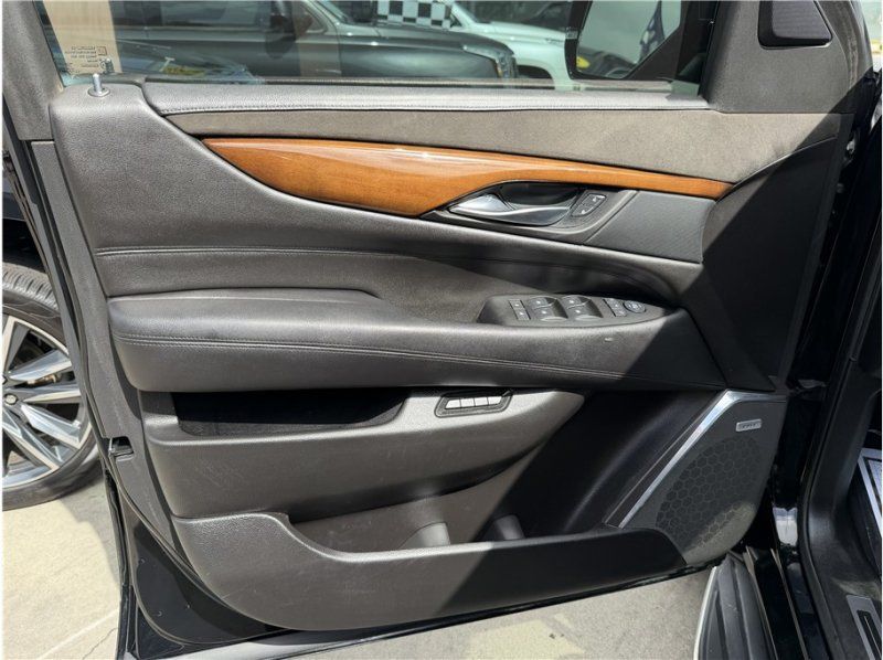 Used 2016 Cadillac Escalade ESV Luxury AWD/4WD image 15