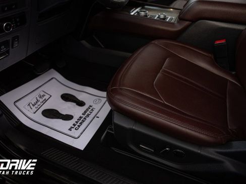 Used 2024 Ford Expedition Limited image 24