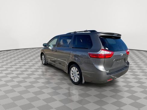 Used 2015 Toyota Sienna LE image 6