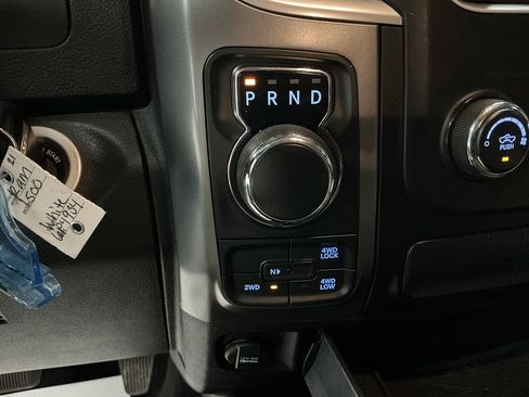 Used 2021 RAM 1500 Classic SLT AWD/4WD image 12