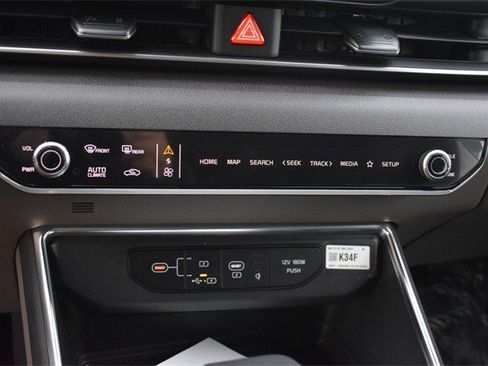 New 2026 Kia Carnival EX image 32