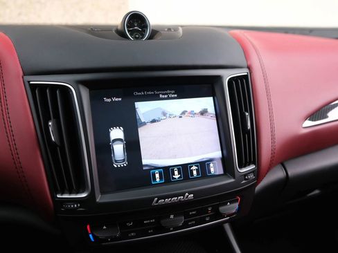 Used 2017 Maserati Levante S AWD/4WD image 39