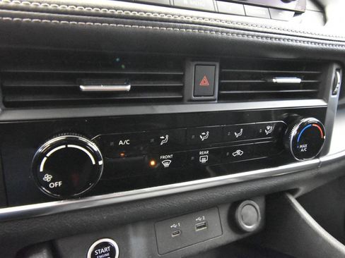 Used 2023 Nissan Rogue S AWD/4WD image 21