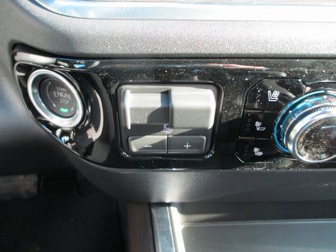 New 2026 GMC Sierra 1500 SLT w/ SLT Convenience Package image 16