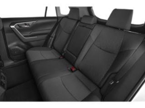 Used 2022 Toyota RAV4 XLE w/ Convenience Package FWD image 8