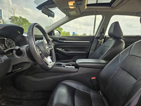 Used 2023 Nissan Altima 2.5 SL FWD image 9