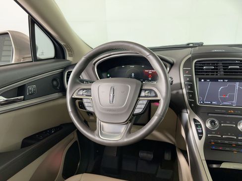 Used 2019 Lincoln Nautilus Reserve image 28