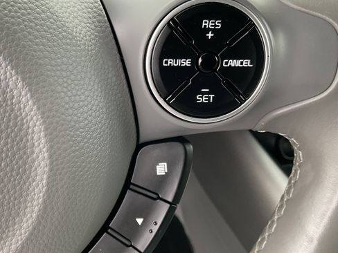 Used 2018 Kia Soul EV + w/ Sun & Fun Package image 33